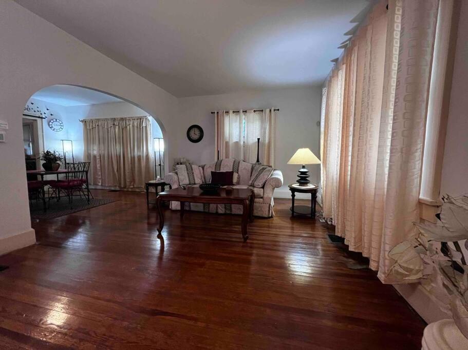Comfortable 2-Bdrm Spacious Home With Wifi & Patio Индианаполис Экстерьер фото