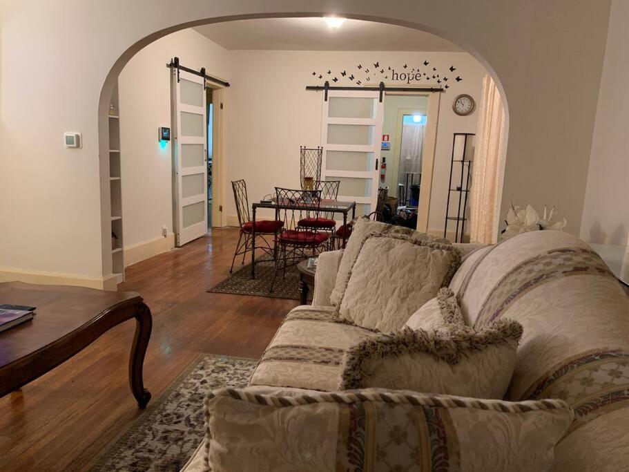 Comfortable 2-Bdrm Spacious Home With Wifi & Patio Индианаполис Экстерьер фото
